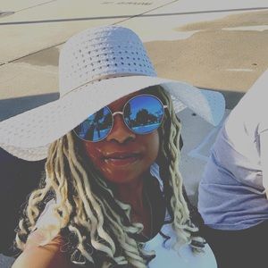 Meet your Posher, Jaritta
